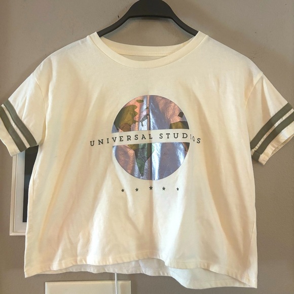 Universal Studios Cream T-Shirt - Picture 1 of 3